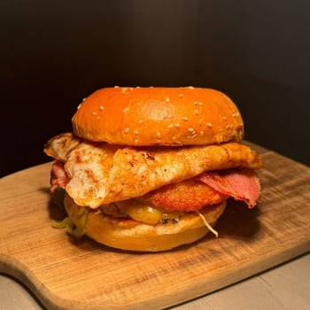 Rösti Kalbsbacon Cheese Burger mit Ei