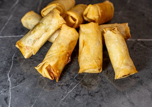 Chicken Spring Rolls 9 Stück Chicken Spring Rolls 9 Stück