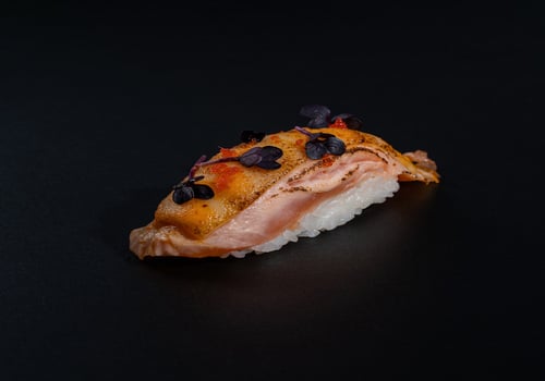 55.Lachs Cheese Nigiri