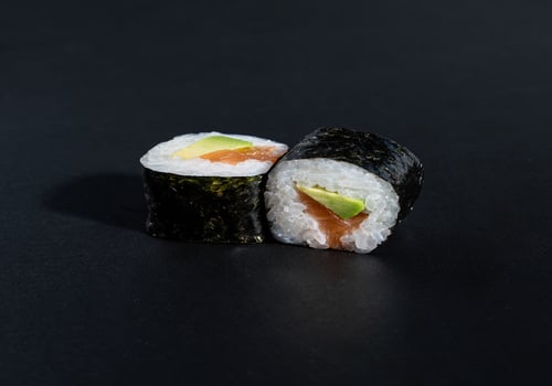 33.Lachs Avocado Maki