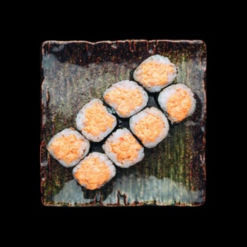 Spicy Salmon Maki 