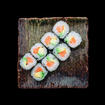 Salmon Avo Maki