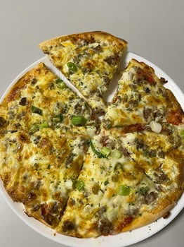 Pizza Hackfleisch/ Rührei