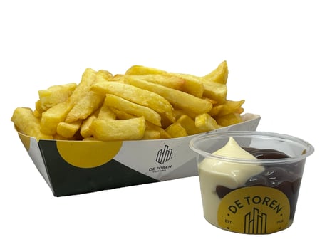 Grote friet mayonaise curry