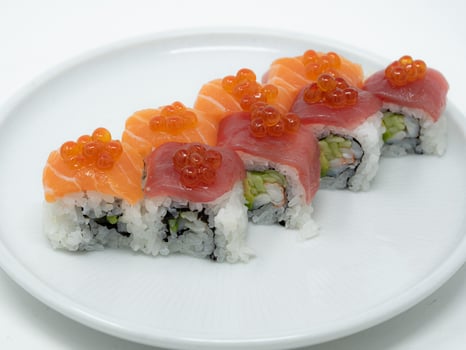 Salmon Tuna Roll (8 Stück) Salmon Tuna Roll (8 Stück)