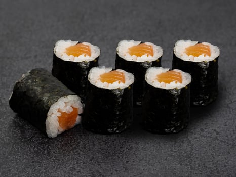 Lachs Maki (6 Stück)