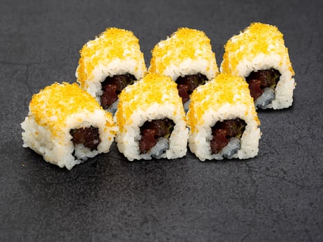 Spicy Tuna Roll (8 Stück) Spicy Tuna Roll (8 Stück)