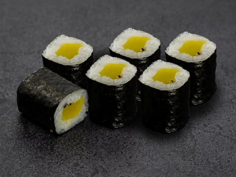 Oshinko Maki (6 Stück)