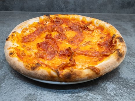 Pizza Salame Piccante