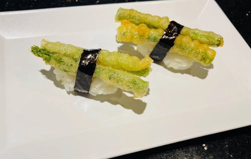 N11 TEMPURA SPARGEL NIGIRI
