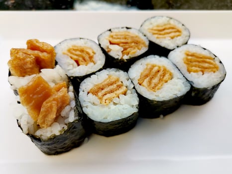 M5. Inari Maki Roll