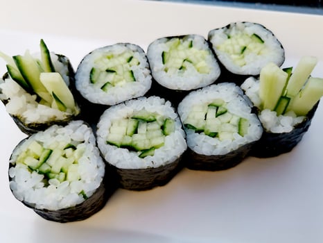 M1. Gurke Maki Roll