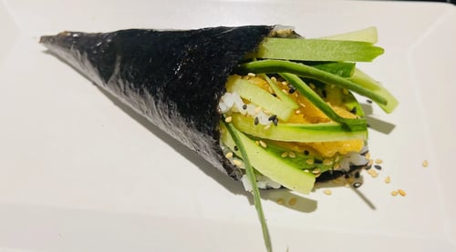 TM5. Tempura Garnelen Temaki