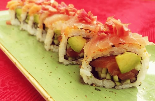 O16.C Fish Duo Roll mit Tempura Garnelen O16.C Fish Duo Roll mit Tempura Garnelen