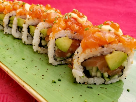 O13. C San Diego Roll mit Tempura Garnelen O13. C San Diego Roll mit Tempura Garnelen