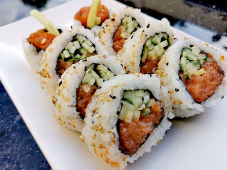 I15  Spicy Salmon Roll