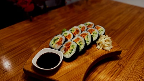 Futo Maki (10 Stück)