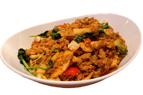 Gebratener Reis mit Hühnerfleisch und Ei Gebratener Reis mit Hühnerfleisch und Ei