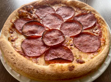 2. Pizza Salame