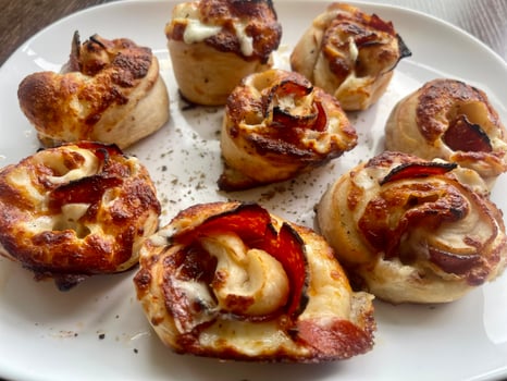 56. Pizzabrötchen scharfer Salami