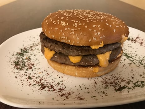 72. Burger Doppio