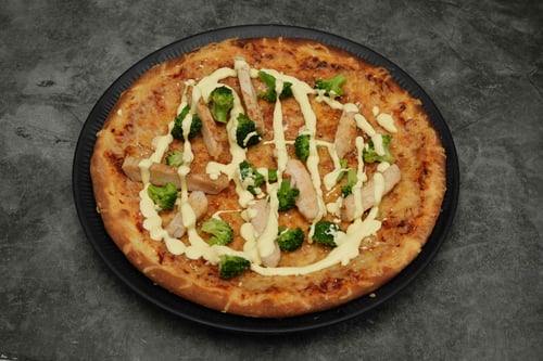 Pizza Chicken Hollandaise Pizza Chicken Hollandaise