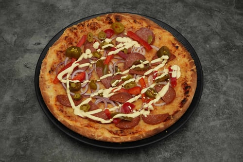 Pizza Sucuk Hollandaise Pizza Sucuk Hollandaise