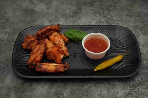 4 Wings mit Pommes 4 Wings mit Pommes