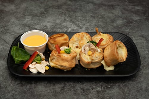 Gefüllte Pizzabrötchen Vegetarisch Gefüllte Pizzabrötchen Vegetarisch