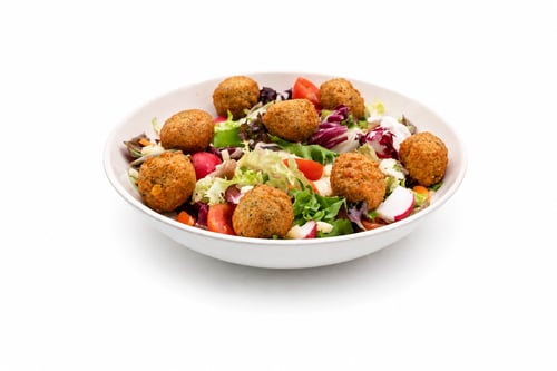 Bunter Salat mit Falafel