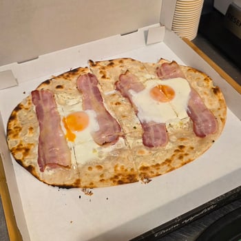 Spiegeleier Flammkuchen 