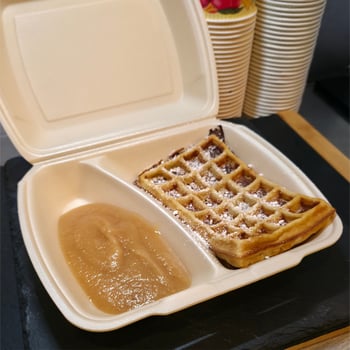 Waffel mit Apfelmus
