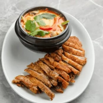 Gäng Tom Kha Phed