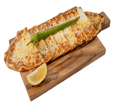 Etli ekmek met kaas en ei klein