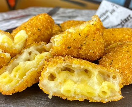 Mac & Cheese Bites (9 Stück)