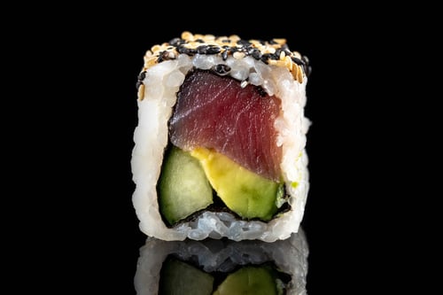 (120a) California Tuna mit Avocado und Gurke