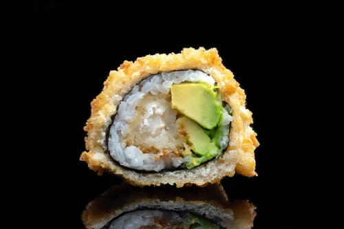 (171) Crunchy Tempura Garnelen Avocado Chili-Mayo
