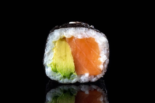 (80a) Lachs Avocado Maki