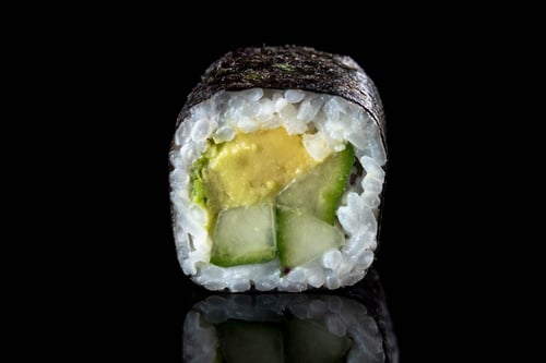 (71b) Gurke Avocado Maki (Vegan)