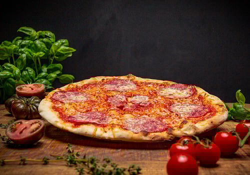 Pizza Salami ø 50cm Pizza Salami ø 50cm
