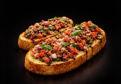 Bruschetta auf Garlic Bread Bruschetta auf Garlic Bread