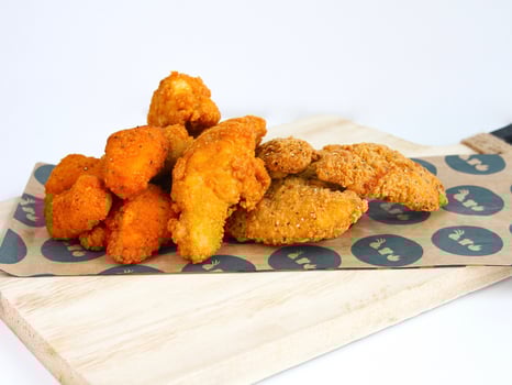 kipbox  ( 4 hotwings / 4 southern fried kiphaasjes / 4  chili bites)