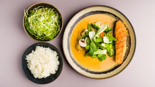700. Lachs-Curry