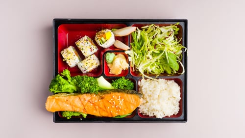 47. Mittags Bento Lachs