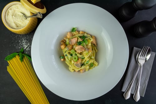Tagliatelle con salmone