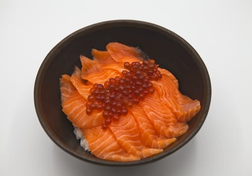 Lachs & Kaviar Chirashi
