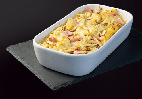Nudel-pfanne mit Sahnesauce