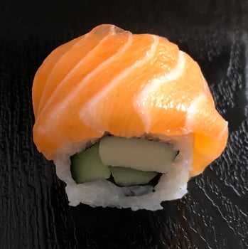 Salmon Cheese Maki 4 st. (Glutenvrij)