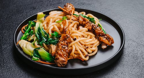 H3 Udon Nudeln mit Hähnchen Yakitori