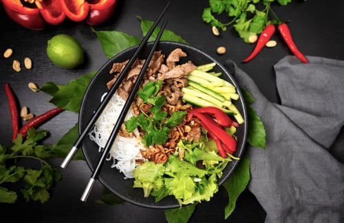 Bun Bo Nam Bo (Vietnamesischer Rindfleischsalat)